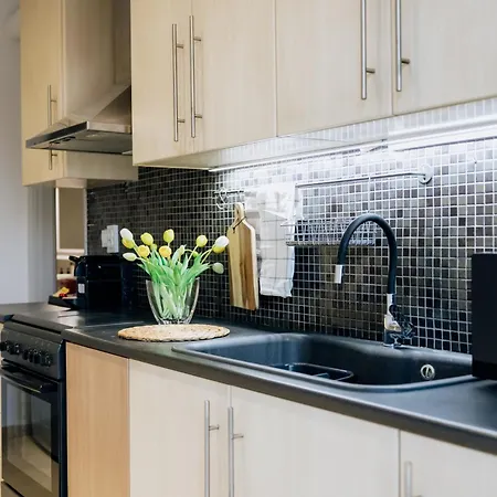 Luxury Center 路特奇