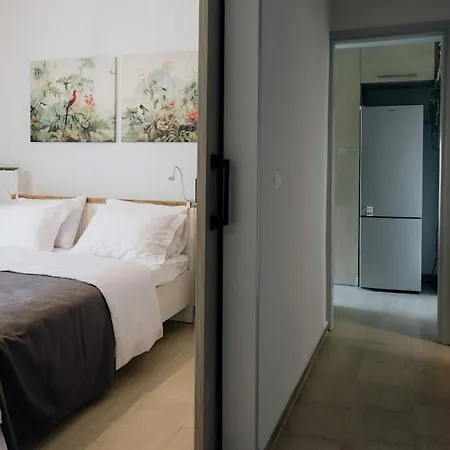 Luxury Center 아파트