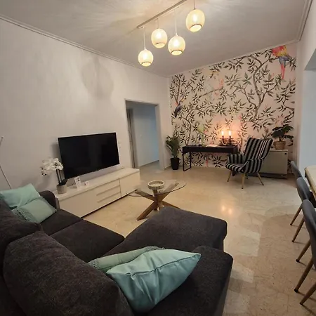 아파트 Luxury Center 루트라키