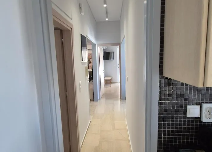 Luxury Center 路特奇