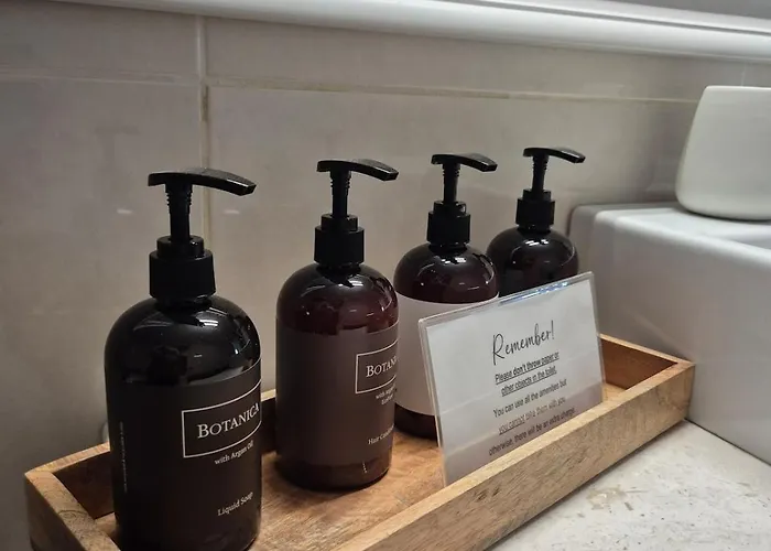 Luxury Center 路特奇