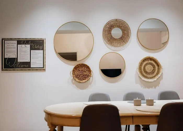 Luxury Center 公寓 *